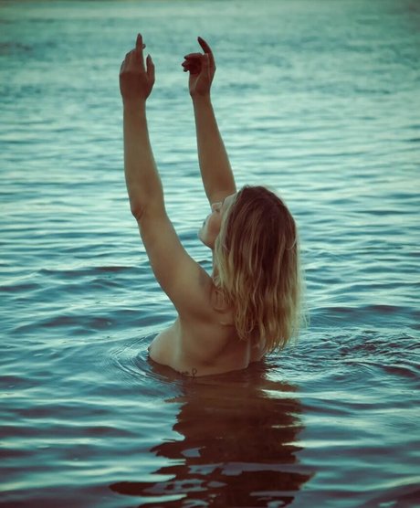 Sheila Mello naked model archive