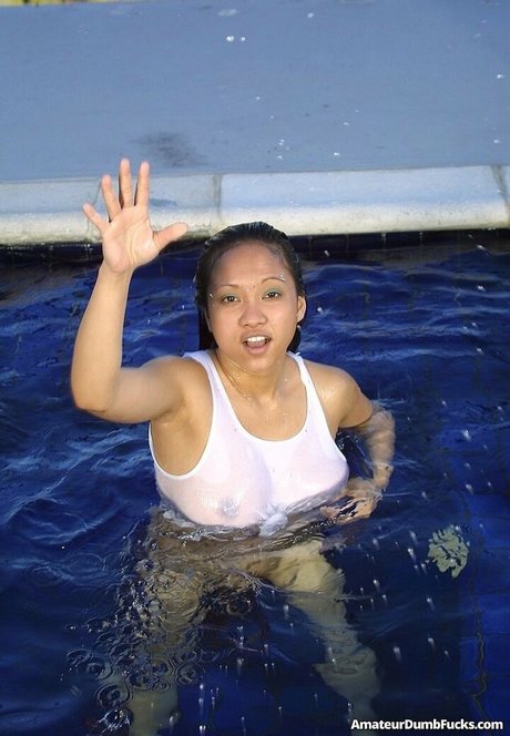 Loni Punani sexy pornstar photo