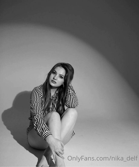 nika delf nude model photo