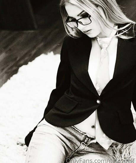 nika delf high quality model pics