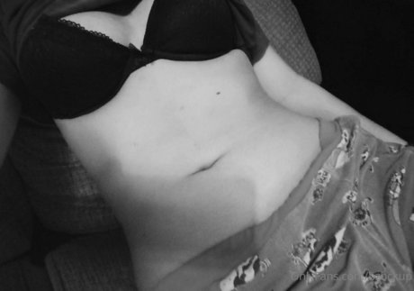 bzbkcup xxx model image