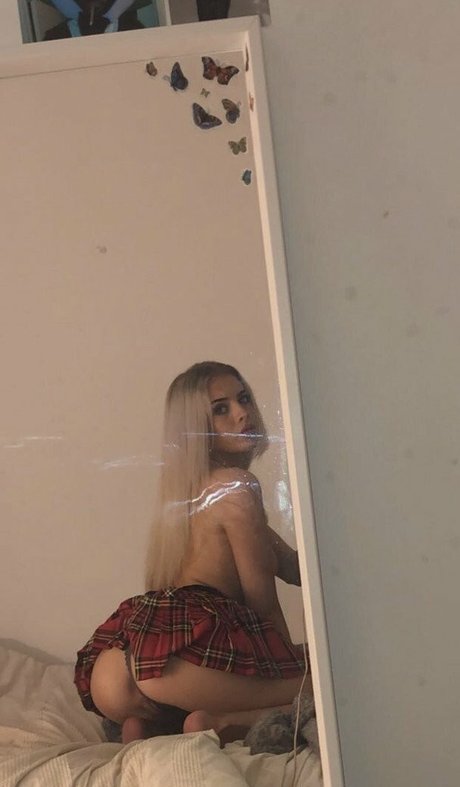 rosieanya sexy actress pics