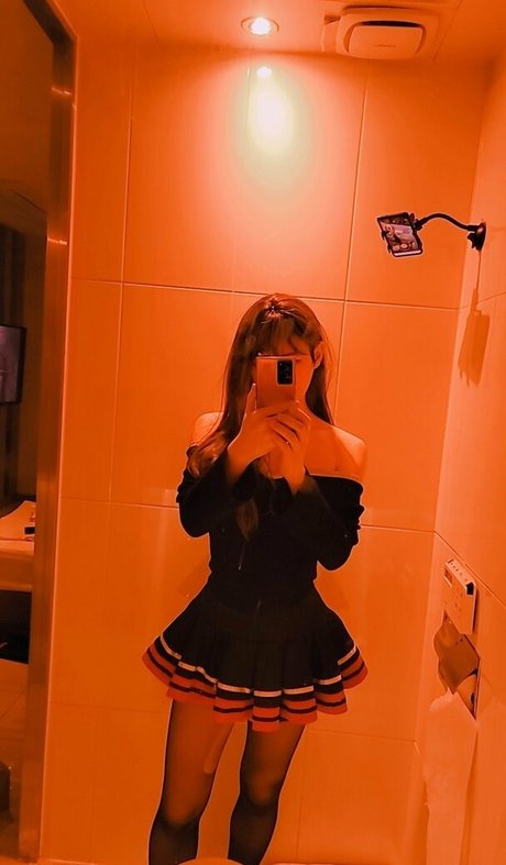 cdwant2 beautiful model img