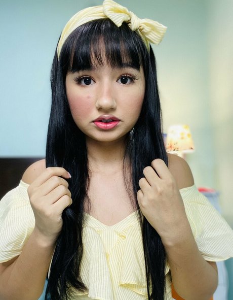 ooficialanie model xxx pic