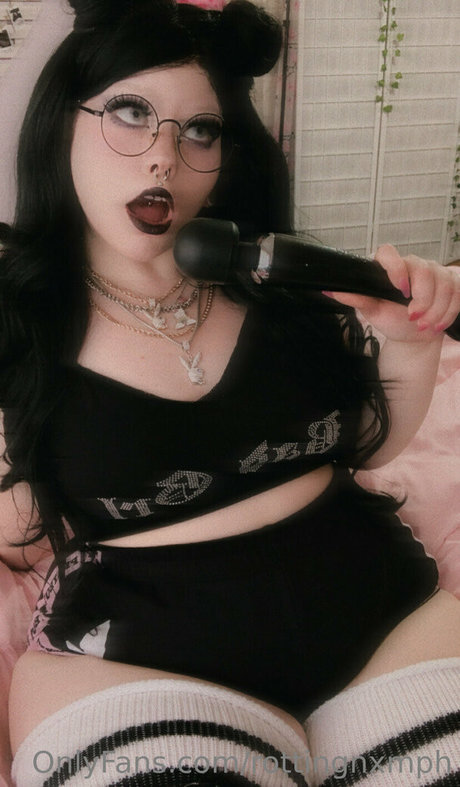 rottingnxmph erotic star photos