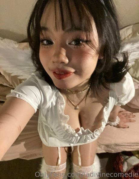 iadivinecomedie hot model picture