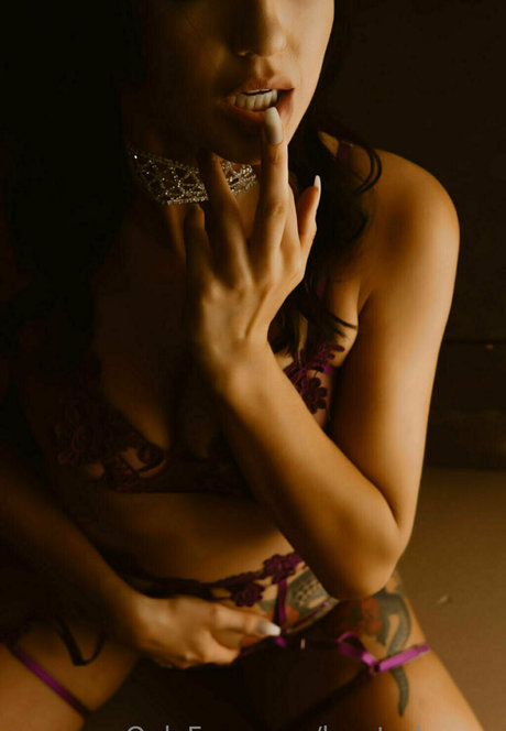 logsterbunny nude star img