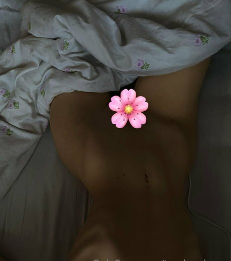 tender cherry model xxx picture