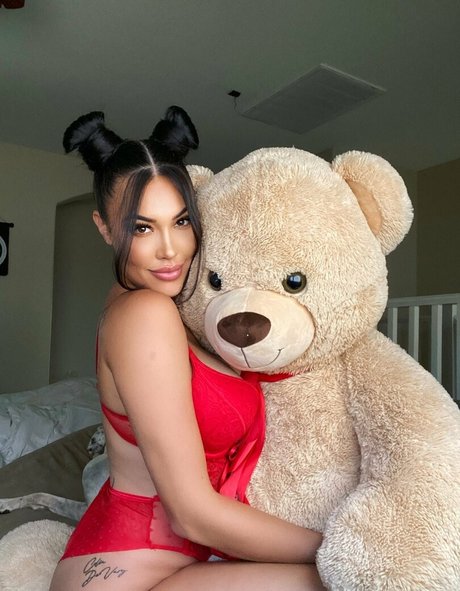 raineyjamesfree naked pornstar photo