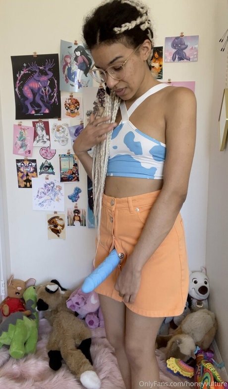 HoneyVulture model sex pictures
