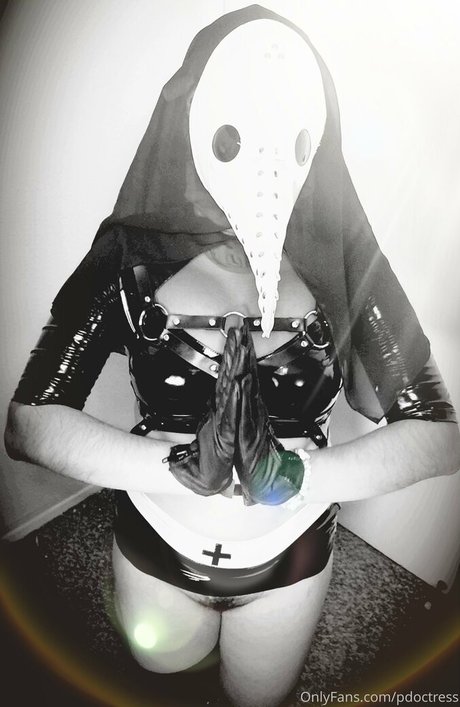 PDoctress naked star photos