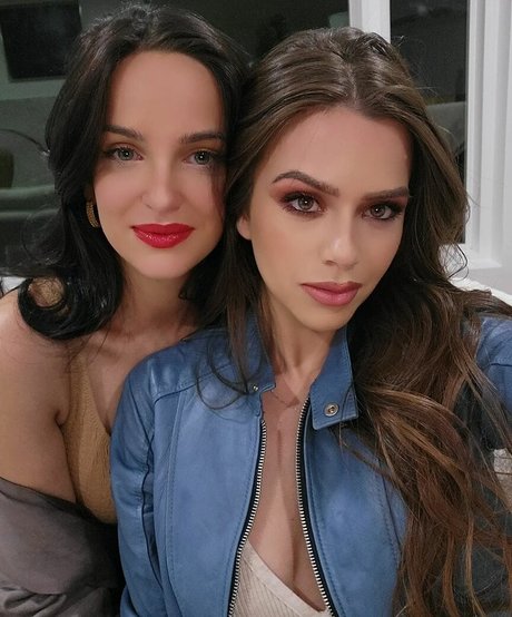 adelinesofficial pornstar sex pictures