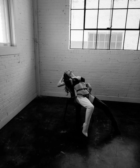 adelinesofficial free actress photo