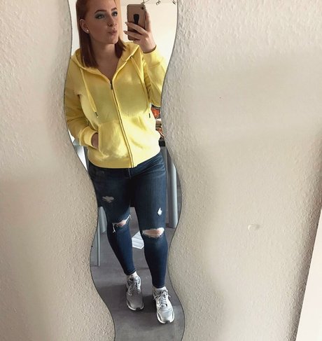 Sarah Neuhaus model pretty images