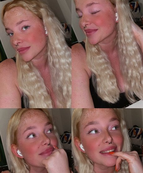 Sarah Neuhaus star nice pictures