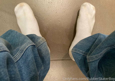 rubberskaterboy pornographic model galleries