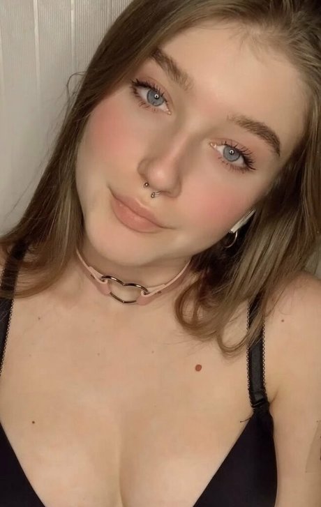 mycourtneyfrost pornstar pretty pic