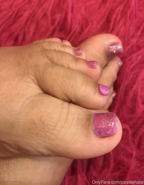 paisleehaze erotic model picture