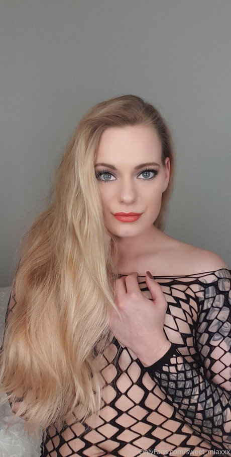 sweet miaxxx model perfect picture