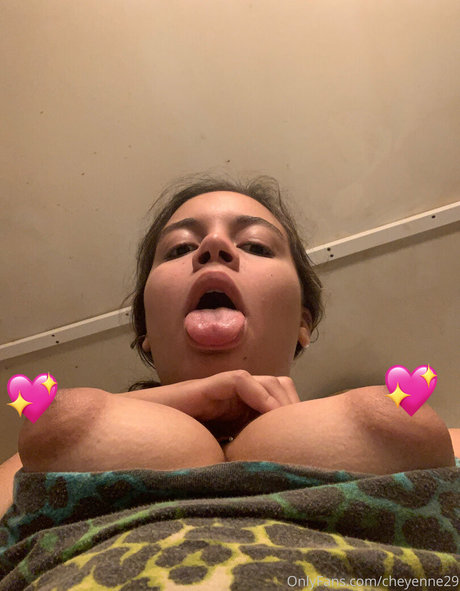 norah23694 nudes model pictures