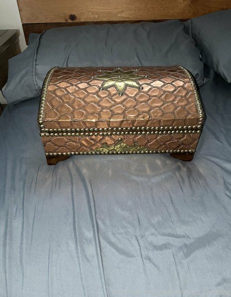 married but cheating star beautiful image