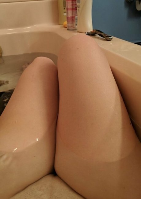 married but cheating pretty actress photos