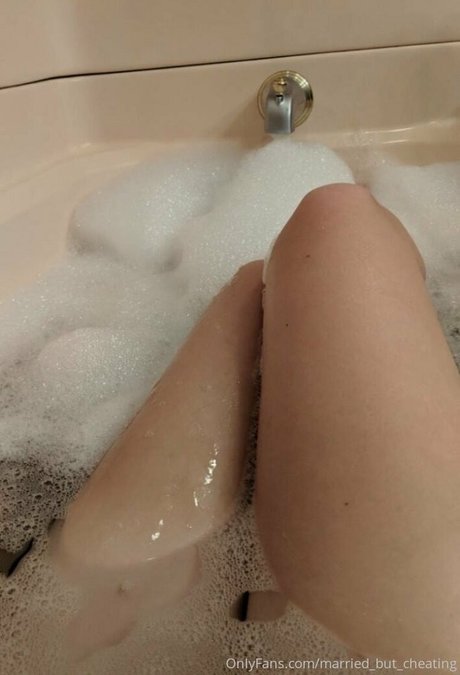 married but cheating nude star photo