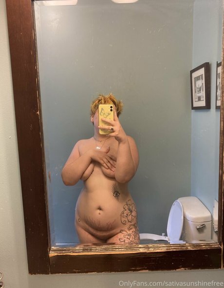 sativasunshinefree pornstar nude picture