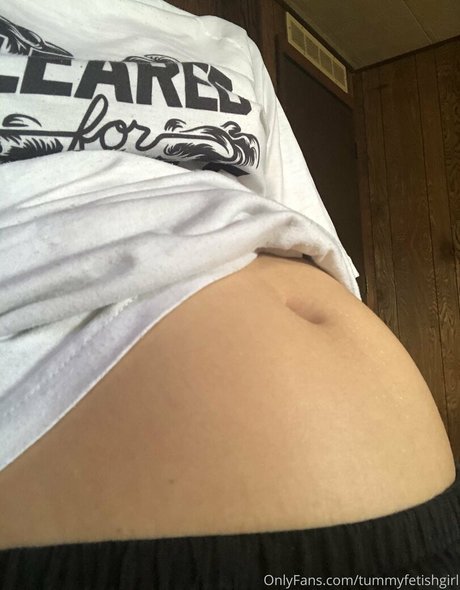 tummyfetishgirl pornstar nude image