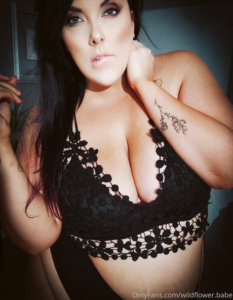 wildflower babe sexy actress pics