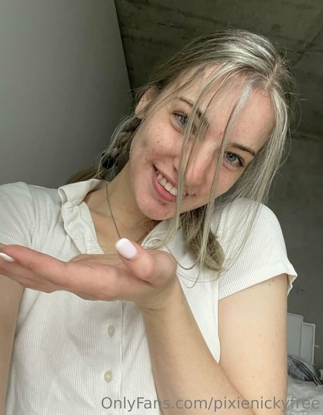 pixienickyfree sexy model photo