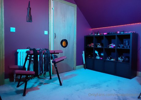 blonde nude onlyfans naked gallery