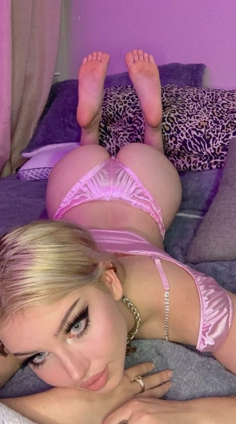 katyakittyxo model naked pictures