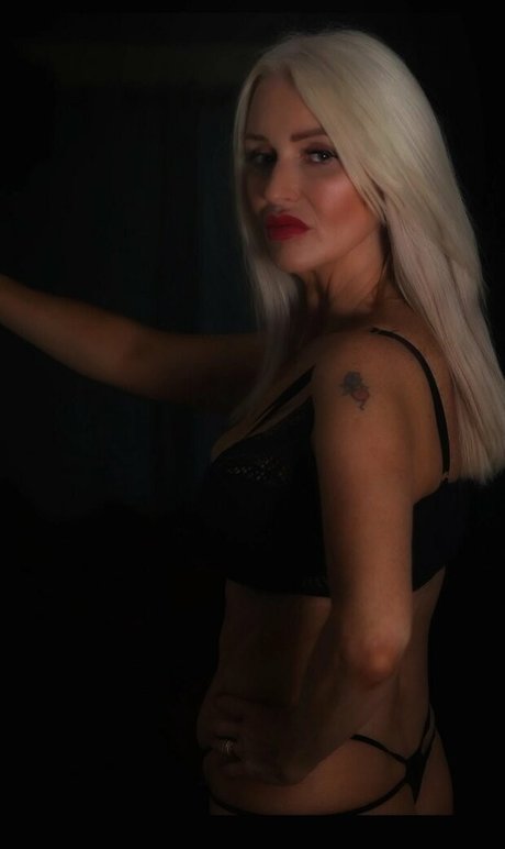 candy c pornstar pic