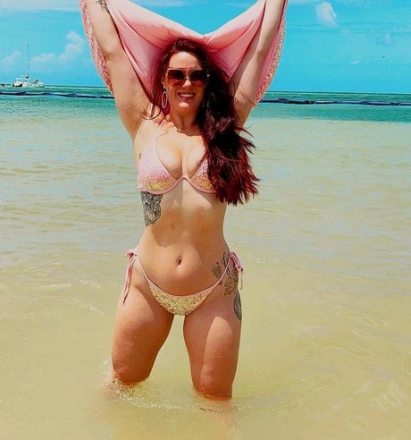 Carrarhae art actress pictures