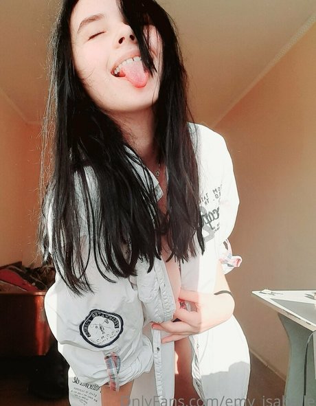 emy isabelle top star pictures