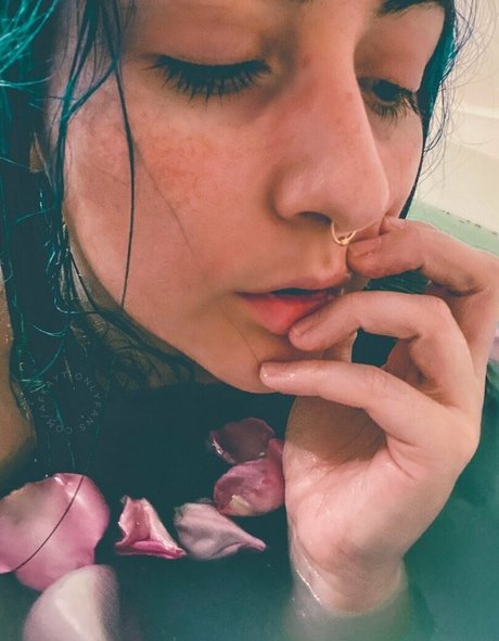 Afkayt high quality model images