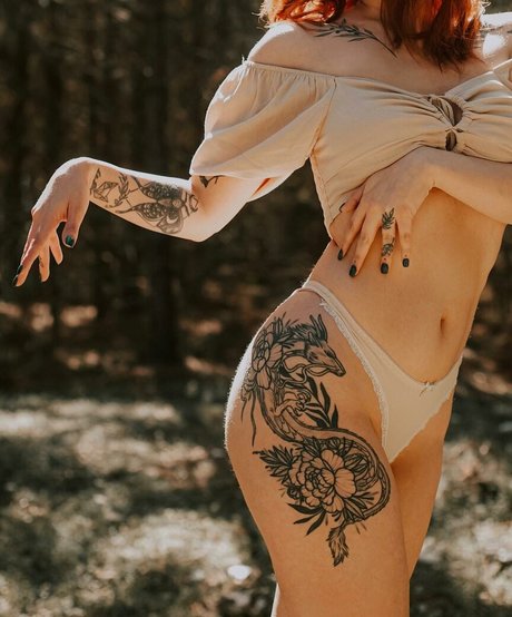 Spooky Foxx sex model galleries