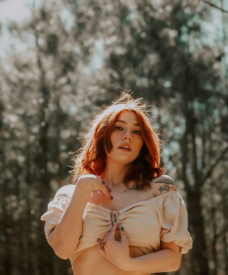 Spooky Foxx erotic model archive