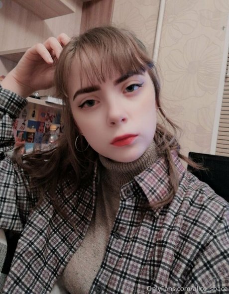 alicespace model photo