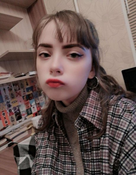 alicespace star naked galleries