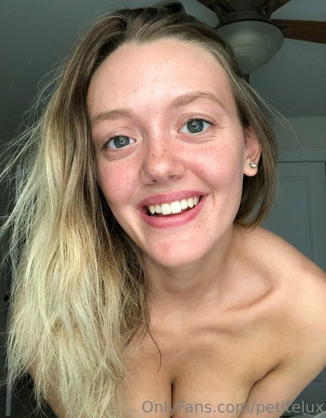 petitelux perfect model picture