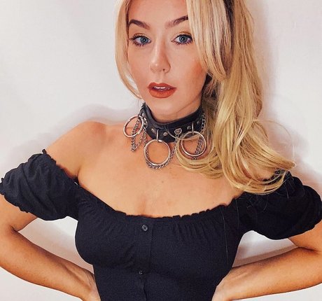 Creative Calm ASMR pornstar exclusive image