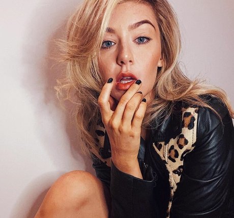 Creative Calm ASMR model sex picture