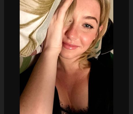 Creative Calm ASMR star exclusive images