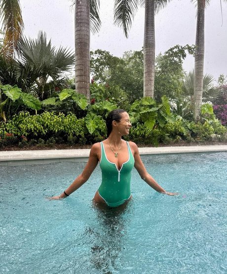 Lais Ribeiro star nude pic