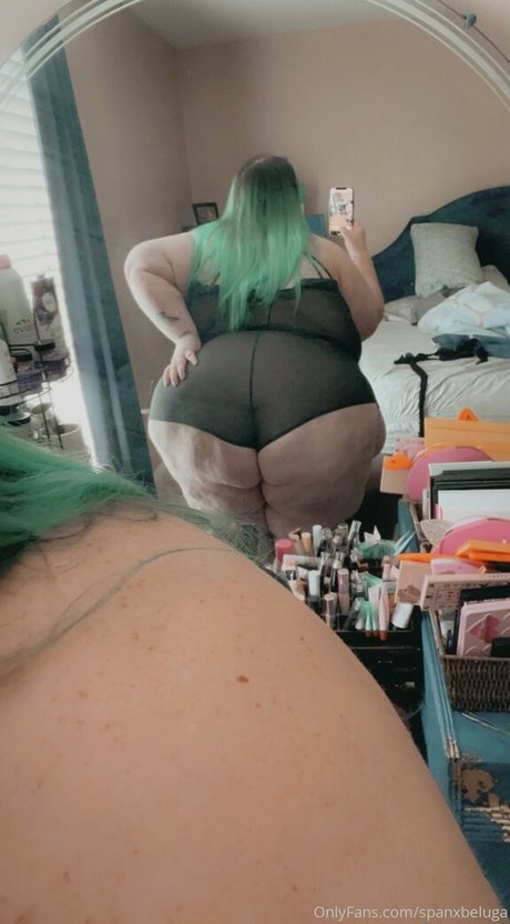 spanxbeluga model exclusive pictures