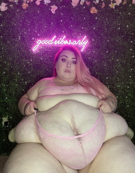 spanxbeluga exclusive star pictures