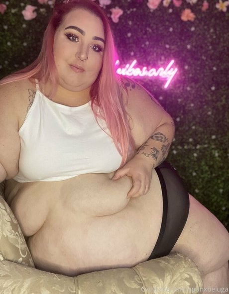 spanxbeluga model naked picture