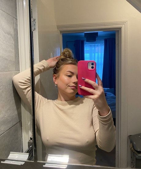 holliesworldd pornstar high quality img